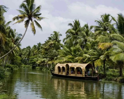 Kerala-con-houseboat